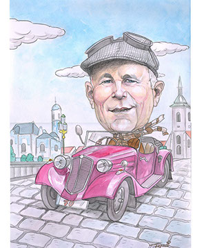 Barevná karikatura usměvavého staršího pána v kožené kukle za volantem nablýskaného historického kabrioletu.