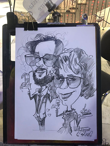 Karikaturista Janko kreslí hosty na maturitním plese v Českých Budějovicích, zábava na večírek naživo.